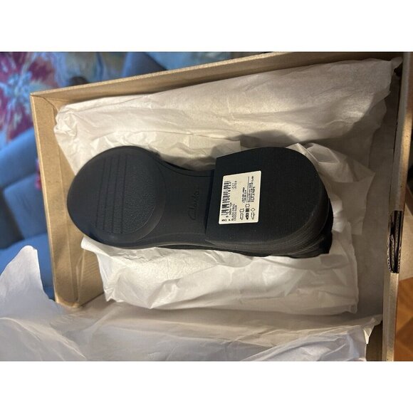 Clarks Women's 5.5 M Memi Top Ankle Boot Black Leather Slip On NEW - Picture 8 of 8